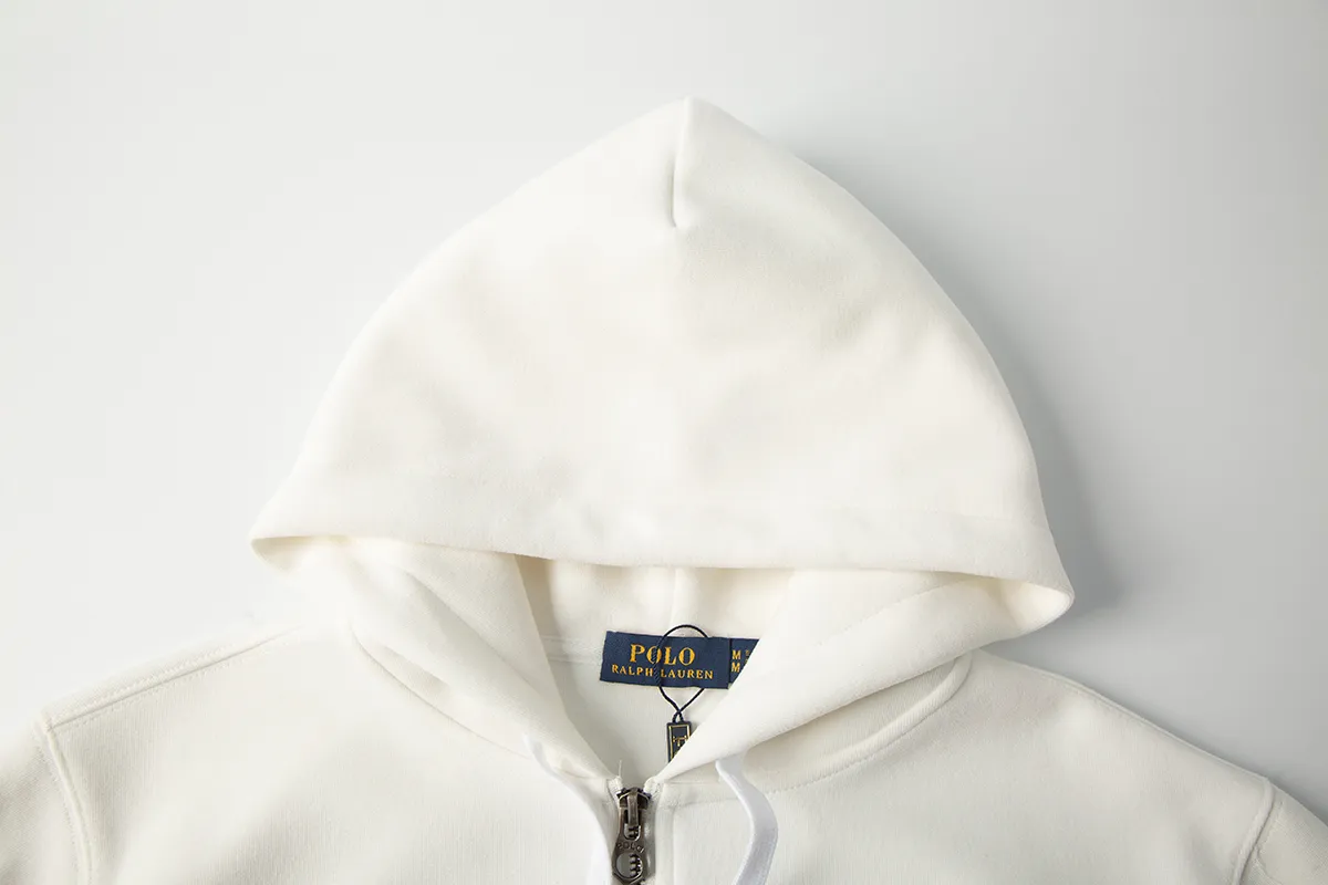 P260 White background picture [Evergreen for all seasons] Style number: 26201# (on sale all year round) Color: black and white / black and red / navy white / saffron / off-white / matte pink / light blue / yellow / dark gray Size: S to XL - Ralph Lauren/Ralph Lauren 26SS new four seasons classic basic three-dimensional Malaysia LOGO-No. 3 armband solid color long-sleeved zipper cardigan sweatshirt - 380g double-sided cotton heavy fabric✅ - The original version has the same 7.5CM widened thread processing✅ - Three-dimensional Malaysian embroidery Customized brand pentagonal POLO zipper ✅ - Ralph Lauren classic Malaysian logo Polo｜Unlock the British retro sports style RL classic style for all seasons The fit is loose and can be easily controlled by both men and women Simple Clean and versatile 1.2cm retro original color hook silk drawstring Full of details Use 380 grams of heavy double-sided cotton to create a tall and straight silhouette The iconic Malaysian embroidery logo interprets American origin. The solid color system can easily control formal and casual scenes.